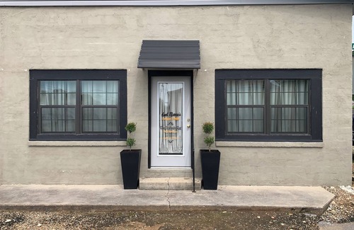 Mountain View Apartamento | Aunt Minnie's Peabody Flat near Mountain View's Historic Courthouse Square