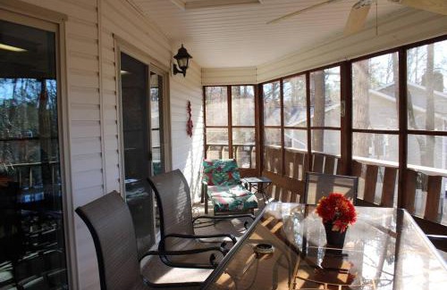 Fairfield Bay Casa | Aunt Pattie's Lake House