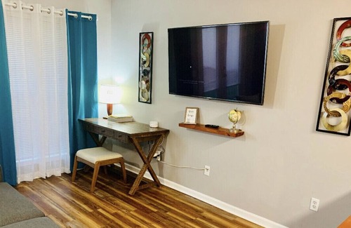 Enterprise Casa | Auntie Ruckers Charming Townhouse