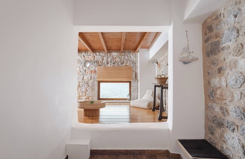 Neo Itilo Villa | Aura Seafront Villa