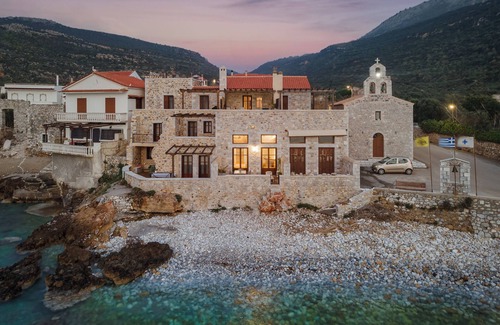 Neo Itilo Villa | Aura Seafront Villa