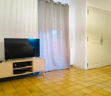Sorgues Apartamento | Auravignon
