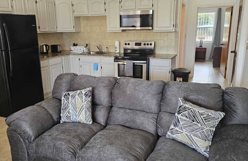 Dickenson Bay Apartamento | Aurela Residences