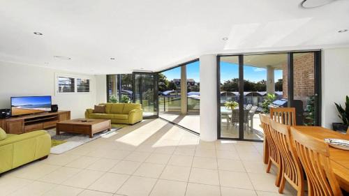 Terrigal Casa | Aurora Cabarita Close To Beach, Shops, Cafes Accom Holidays