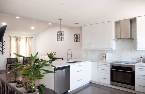 Centennial Casa | Aurora Designer Home 4Bd.3Bath/Pet Friendly