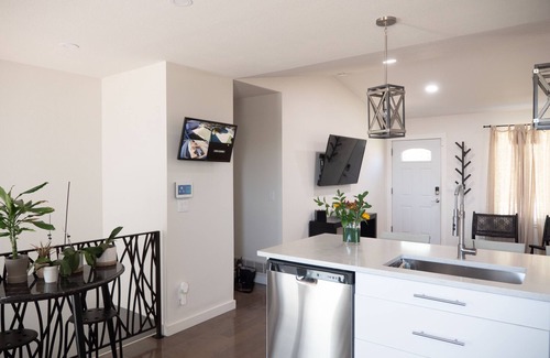 Centennial Casa | Aurora Designer Home 4Bd.3Bath/Pet Friendly