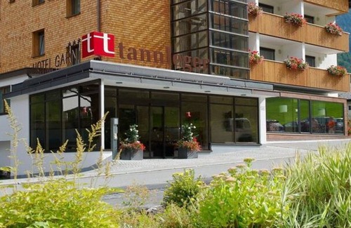 Brand Apartamento | Aurora double room with garden view - Hotel Garni Tannleger