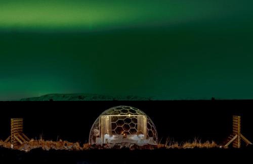 Hella Casa | Aurora Igloo South