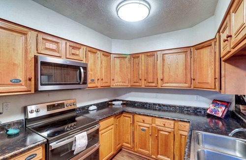Badger Condominio | Aurora Lights on Rural 3 Acre Setting
