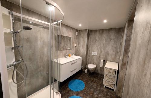 Tromso Casa | Aurora rooms in shared apartment nr1 We are doing privet northen light trip, reindeer trip and sommaroy Fjord trip