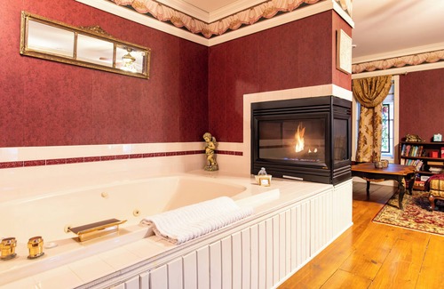 Stillwater Casa | Aurora Staples Inn