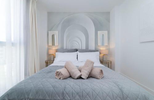 Carabanchel Apartamento | Aurora Stays by Charming - Parking gratis, Piscina