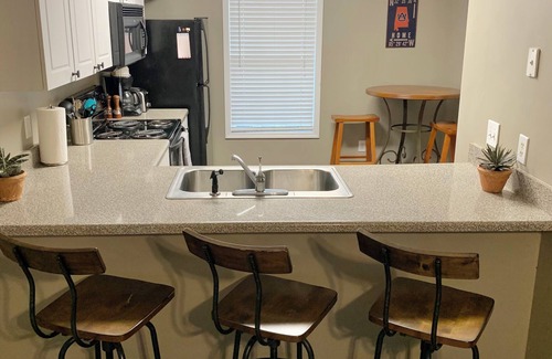 Auburn Condominio | AUsome condo - 2BR/2.5BA - Selling 205-516-1222