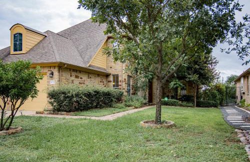 Sunset Valley Casa | Austin Charm Home by The Key Rentals