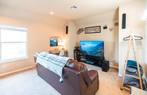 Sunset Valley Casa | Austin Charm Home by The Key Rentals