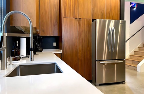 East Cesar Chavez Casa | Austin Clubhouse Rainey Street 6 min Walk
