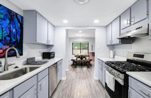 Buckingham Ridge Casa | Austin Escape Pets Office Games Yard Bbq