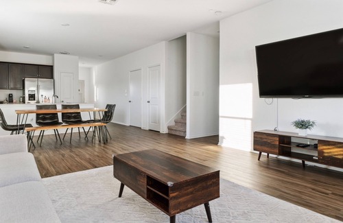 Del Valle Casa | Austin Getaway: Come, Stay, And Play! 4 Bedroom Home by RedAwning