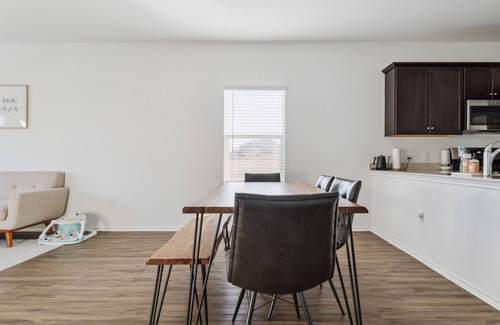 Del Valle Casa | Austin Getaway: Come, Stay, And Play! 4 Bedroom Home by RedAwning