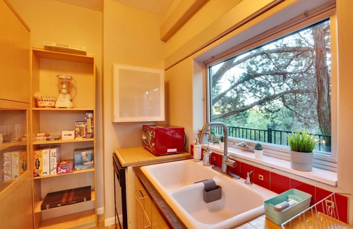 Apache Shores Casa | Austin Glass House-As Seen on TV and Two Movies