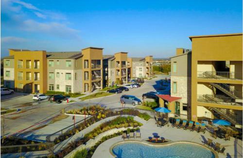 Montopolis Apartamento | Austin Luxury 2BR 2B with Pool & FREE Parking