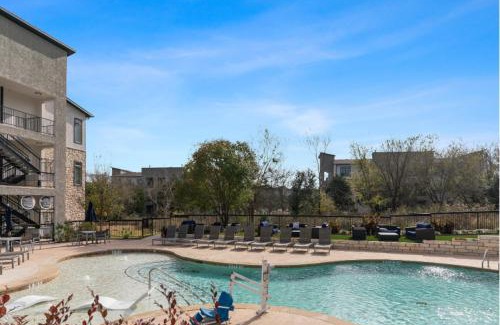 Montopolis Apartamento | Austin Luxury 2BR 2B with Pool & FREE Parking