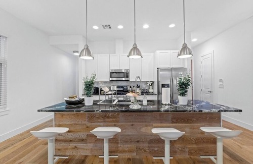Rosewood Casa | Austin Luxury Escape