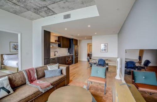 Rainey Street Historic District Casa | Austin McConaughey Heated Pool by Barcle