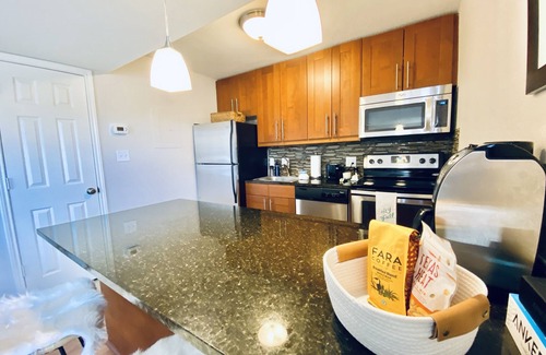 Allandale Condominio | Austin Style Extended Stay Close to Everything