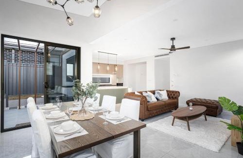 Austral Casa | Austral Luxury 5Br Classic Model House