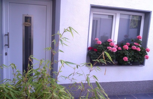 Roesrath Apartamento | Casa de huéspedes con terraza cerca del aeropuerto