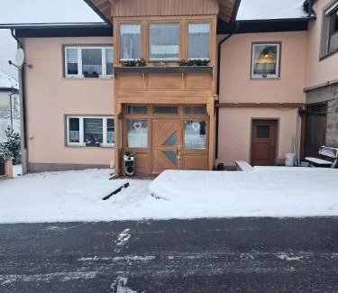 Bischofsgruen Apartamento | Auszeit zwischen Fellnasen