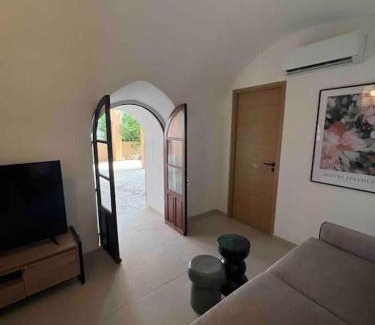 Santa-Reparata-di-Balagna Apartamento | Authentique appartement vue montagnes avec grand patio et jacuzzi chauffé