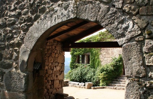 Chateauneuf-de-Vernoux Casa | casa de piedra auténtica. Sitio excepcional, tranquilo y silencioso