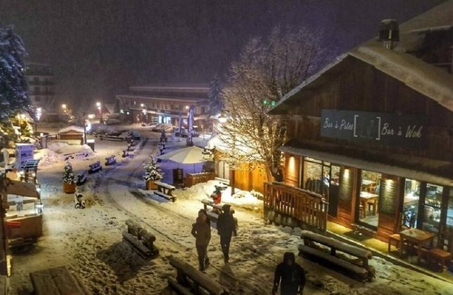 Saint-Etienne-de-Tinee Chalet De Esquí | Authentic detached chalet on the Place d'Auron