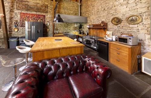 Gouttieres Casa | Authentic 100 year old barn, indoor pool