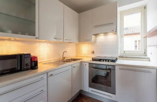 Rione XIV Borgo Apartamento | Authentic Architectural Gem in the Heart of Rome
