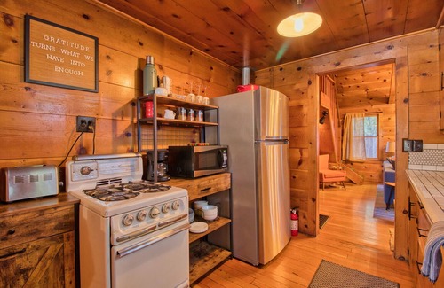 Wrightwood Cabina | Authentic Cabin Experience with modern amenities minutes from Mtn High in SoCal!