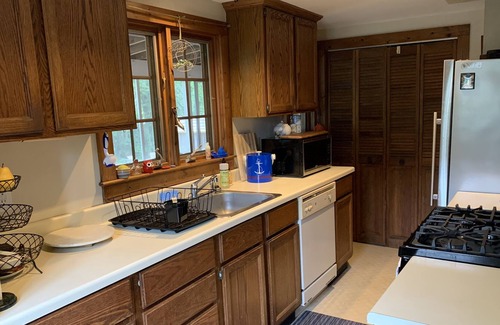 Barnstable Casa | Authentic Cape Cottage 50 yards from Beautiful Bay Beach!