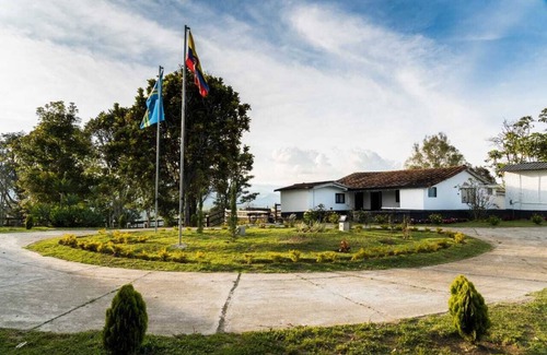 Entrerrios Casa | Authentic Colombian Finca away from the cities - Calm - Peace - Adventure