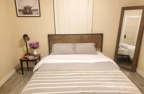 Apple Hill Cabaña | Authentic Cottage In the Heart of Apple Hill & Wine Country