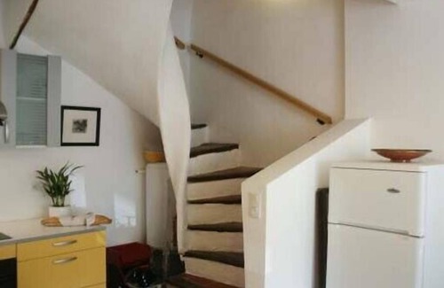 Villeneuve-les-Beziers Cabaña | Bonita casa de pueblo recientemente reformada, con terraza. WI-FI gratuito