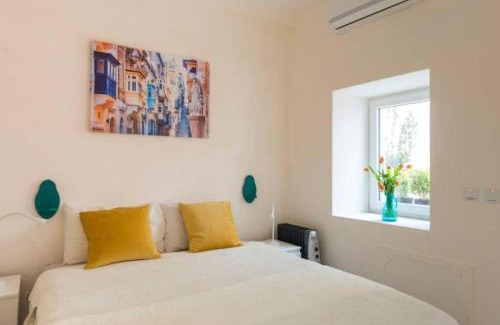 Cospicua Apartamento | Authentic GF apartment with terrace at the 3 Cities Marina