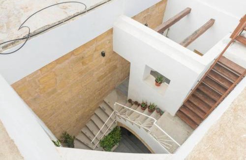 Cospicua Apartamento | Authentic GF apartment with terrace at the 3 Cities Marina