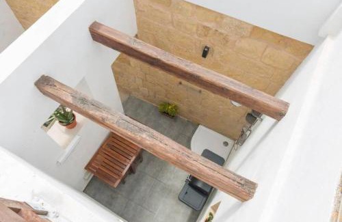 Cospicua Apartamento | Authentic GF apartment with terrace at the 3 Cities Marina