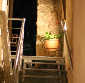 Jaffa Apartamento | Authentic Jaffa Home in Maronite Quarter