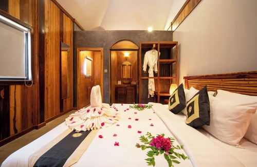 Siem Reap Hotel | Authentic Khmer Village Resort