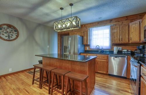 Alexander Cabina | Authentic Log Cabin Hot Tub! Mountain Views! Fire Pit! Fireplace! All One level!