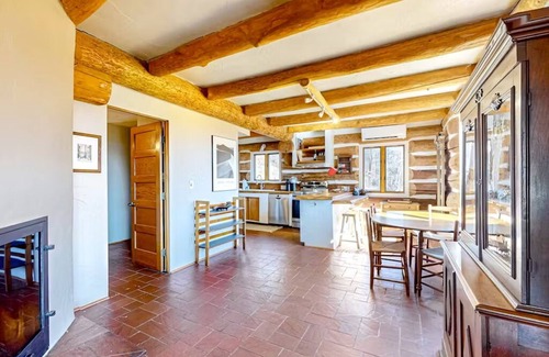 Littleton Cabina | Authentic log cabin in Littleton, NH