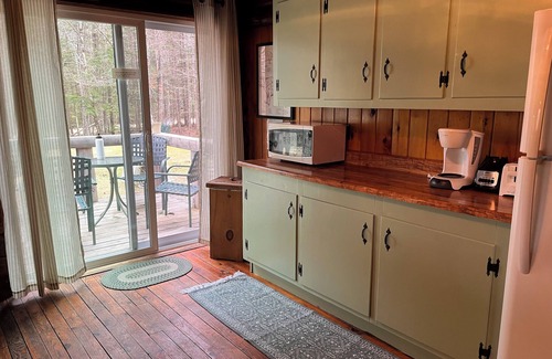 Campton Cabina | Authentic Log Cabin! Recently updated! Fun for families / Near Owl's Nest!
